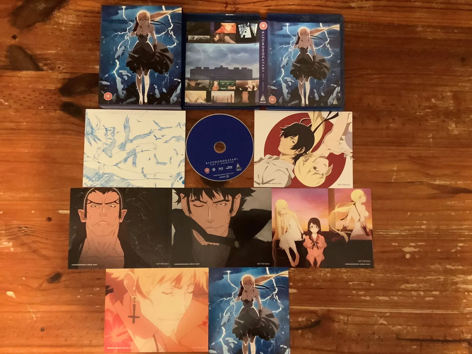 Contents of the Collector’s Edition Blu-ray Box Set. Single disc, booklet and postcards.