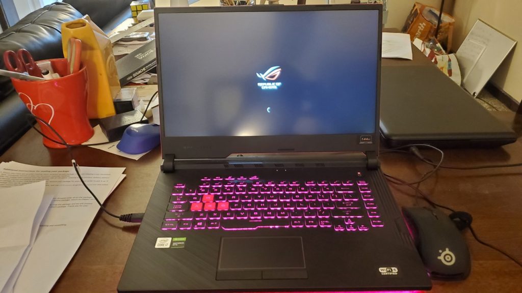 Boot-up screen featuring the Republic of Gamers logo for RedStripe118's new ASUS ROG Strix G15 laptop